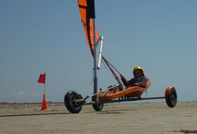  Sand yachting on a course 